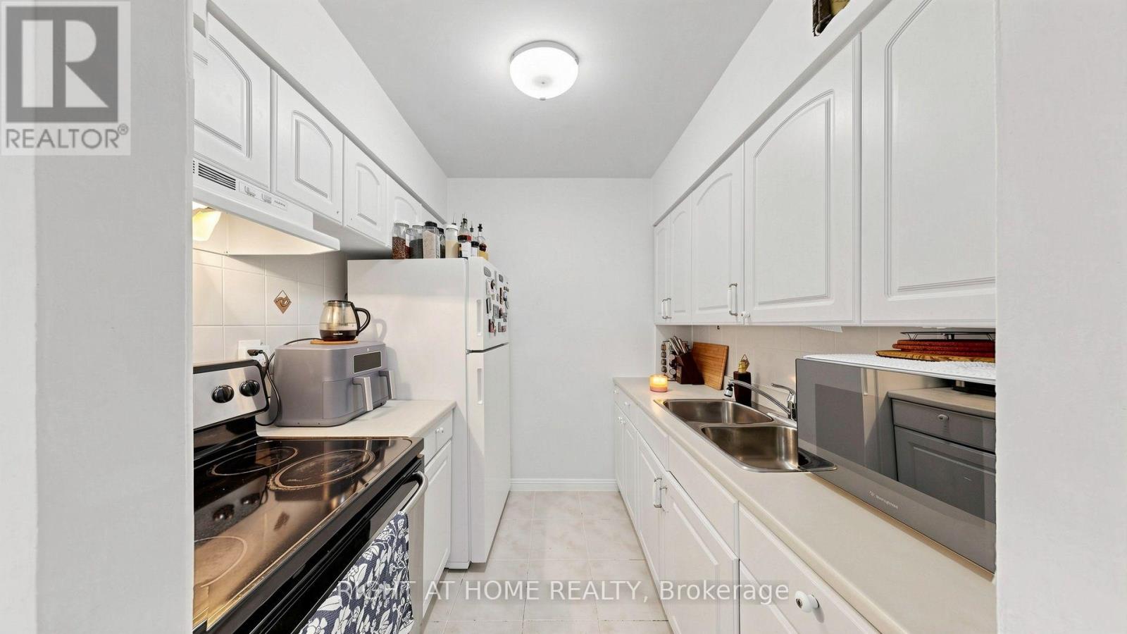 904- 100 Lotherton Pathway, Toronto, ON photo 17