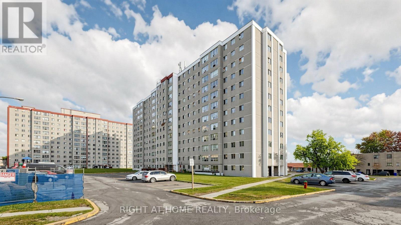 904- 100 Lotherton Pathway, Toronto, ON photo 3