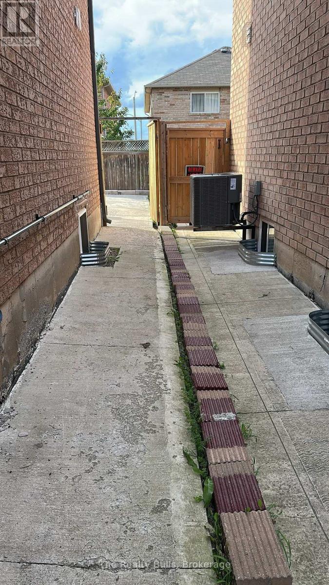BASEMENT - 4 FAIRHILL AVENUE, Brampton (Fletcher's Meadow) — photo 10