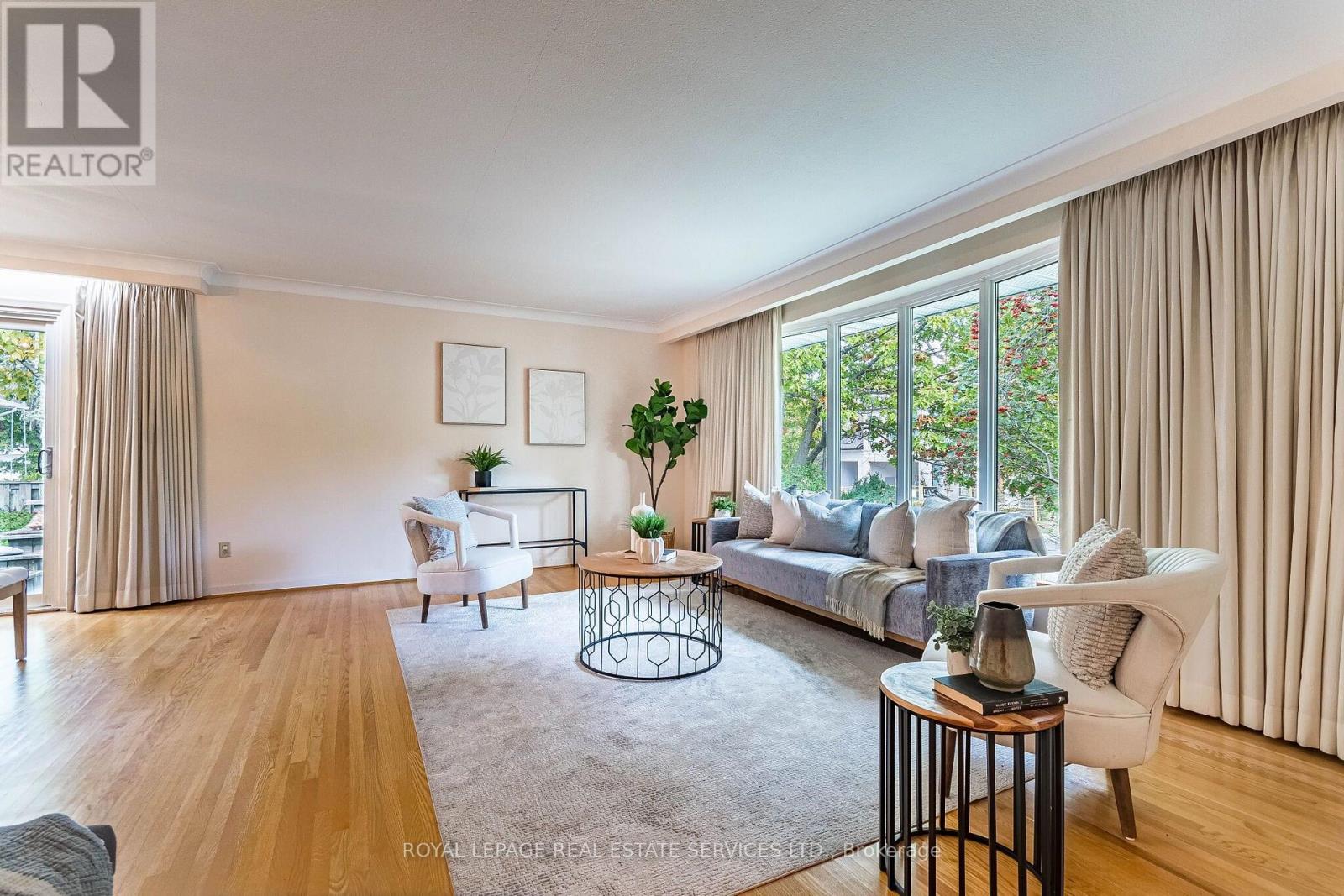 220 Edenbridge Drive, Toronto, ON photo 3
