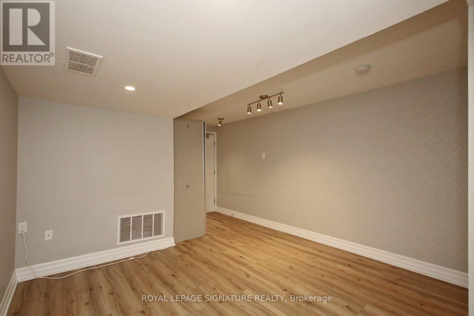 10 Armstrong Street — photo 13