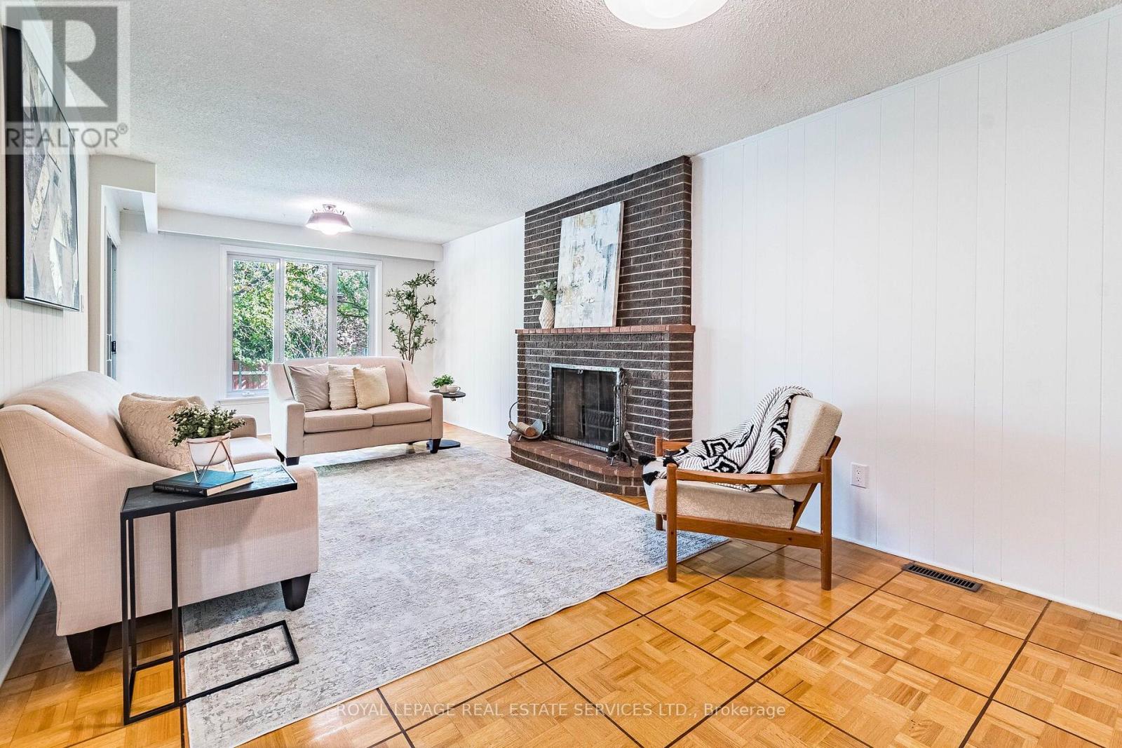 213 The Kingsway, Toronto, ON photo 12