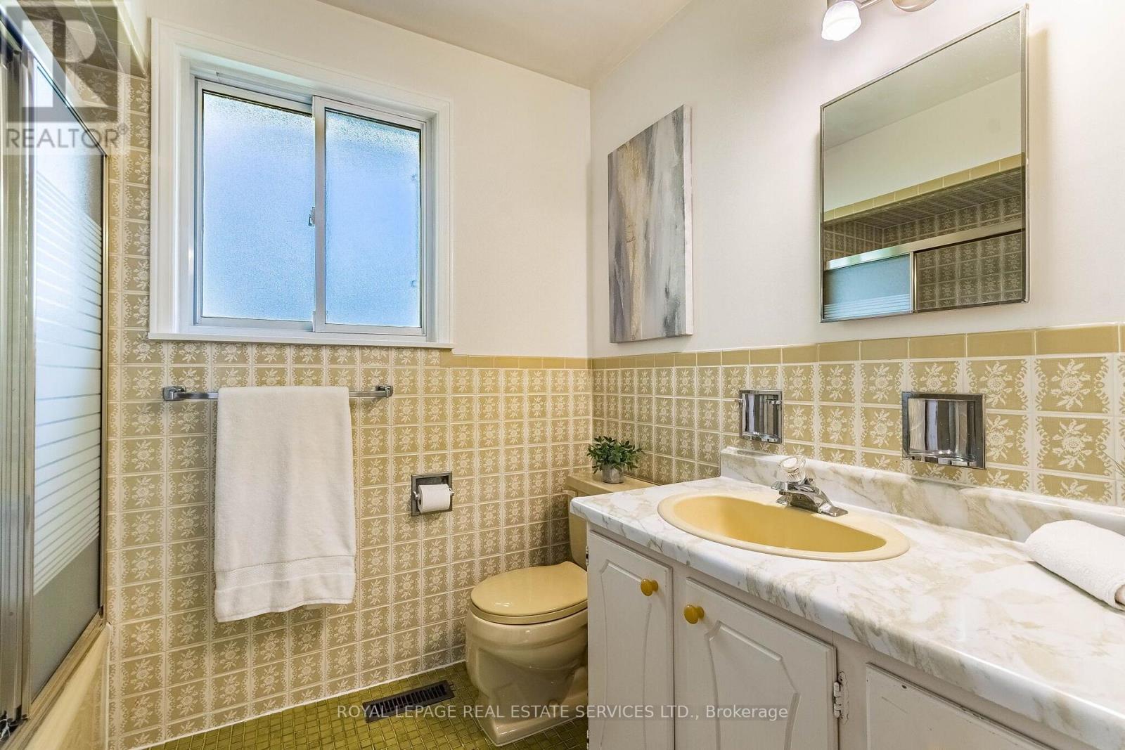 213 The Kingsway, Toronto, ON photo 20