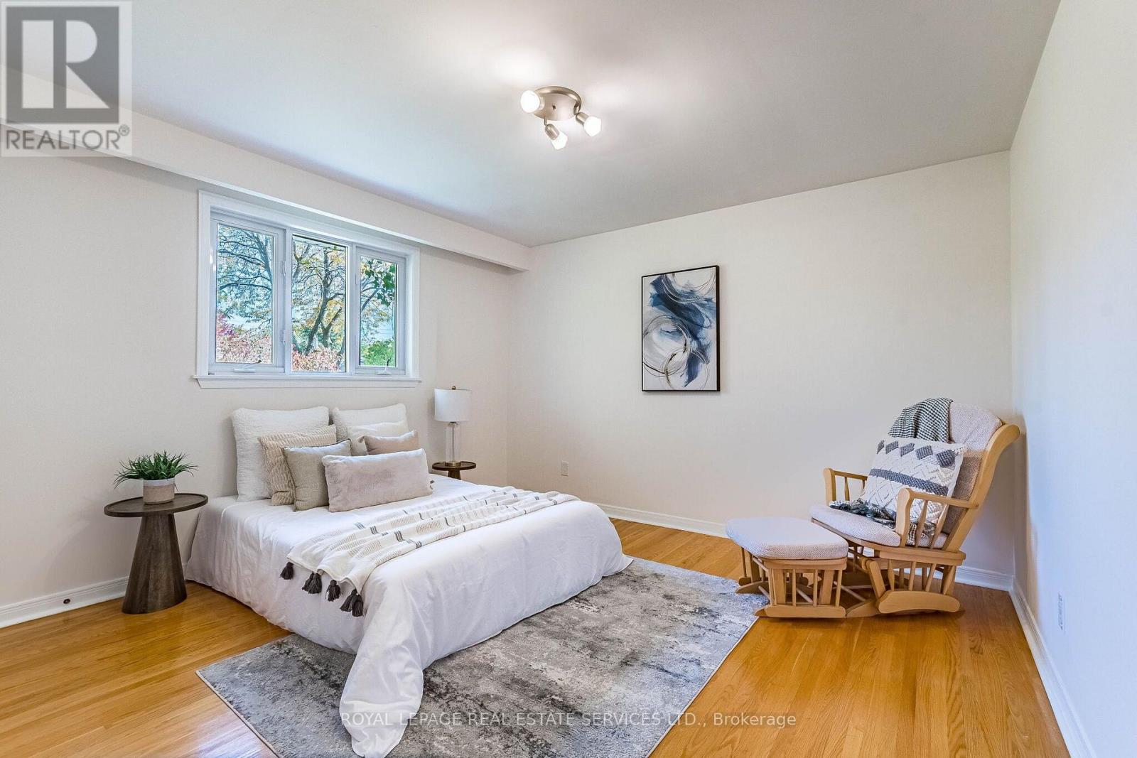 213 The Kingsway, Toronto, ON photo 21