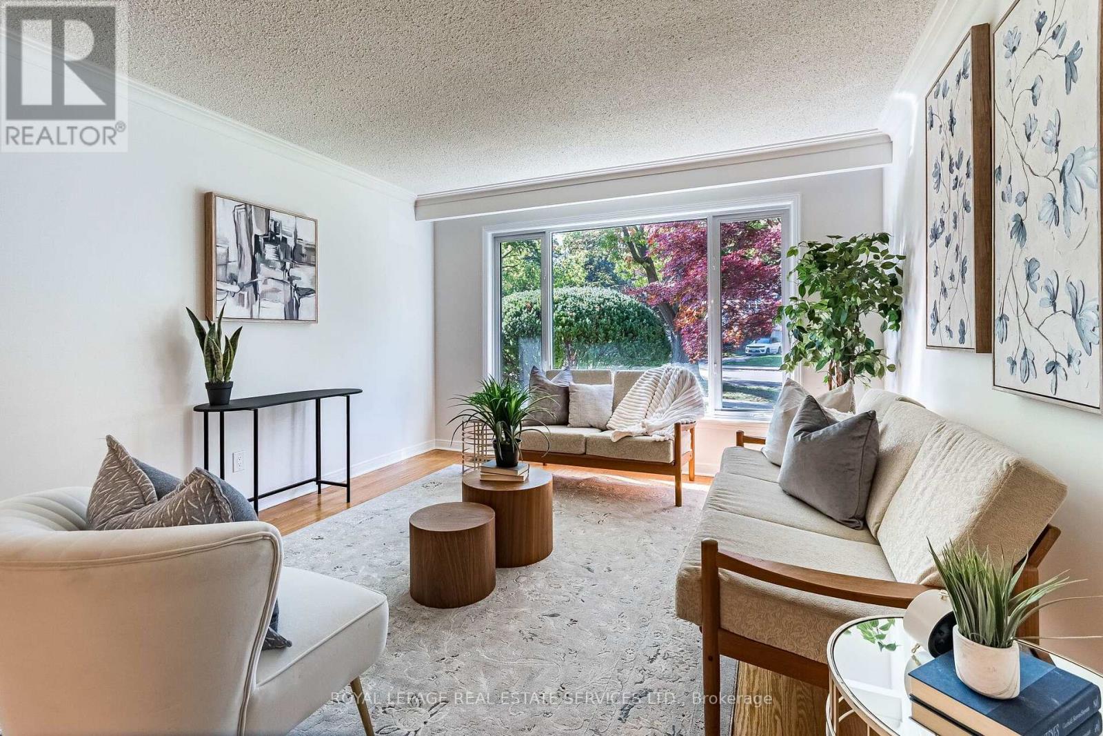 213 The Kingsway, Toronto, ON photo 4