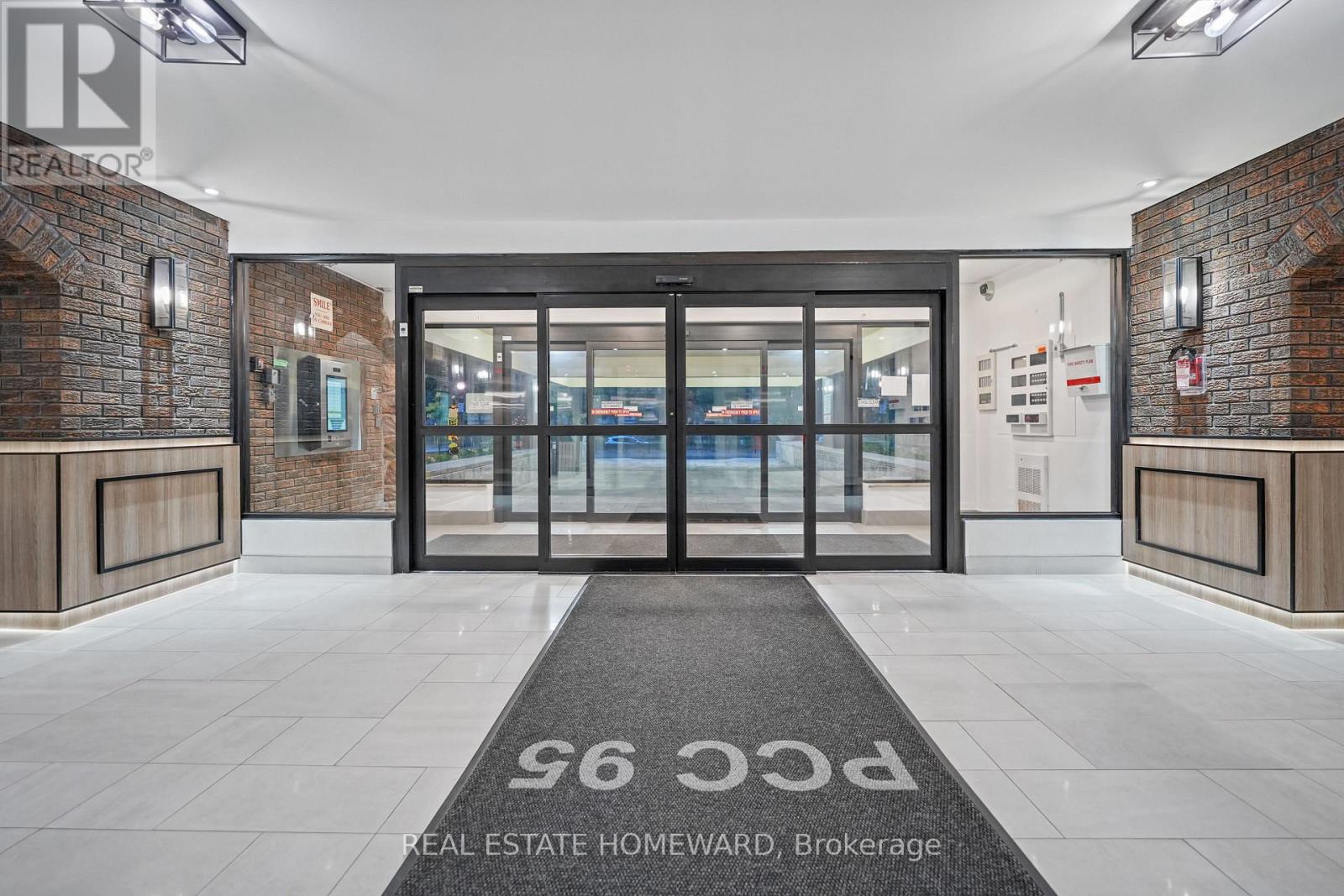 1507- 966 Inverhouse Drive, Mississauga, ON photo 2