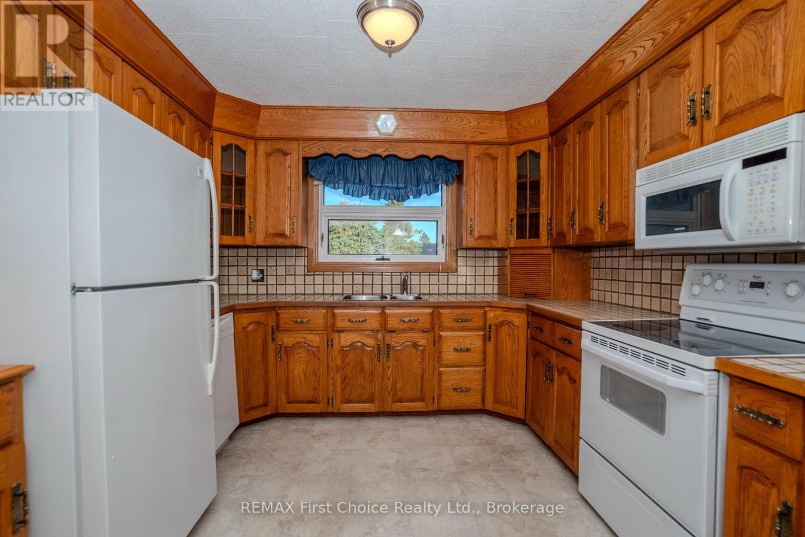 942 Crowe Avenue — photo 4