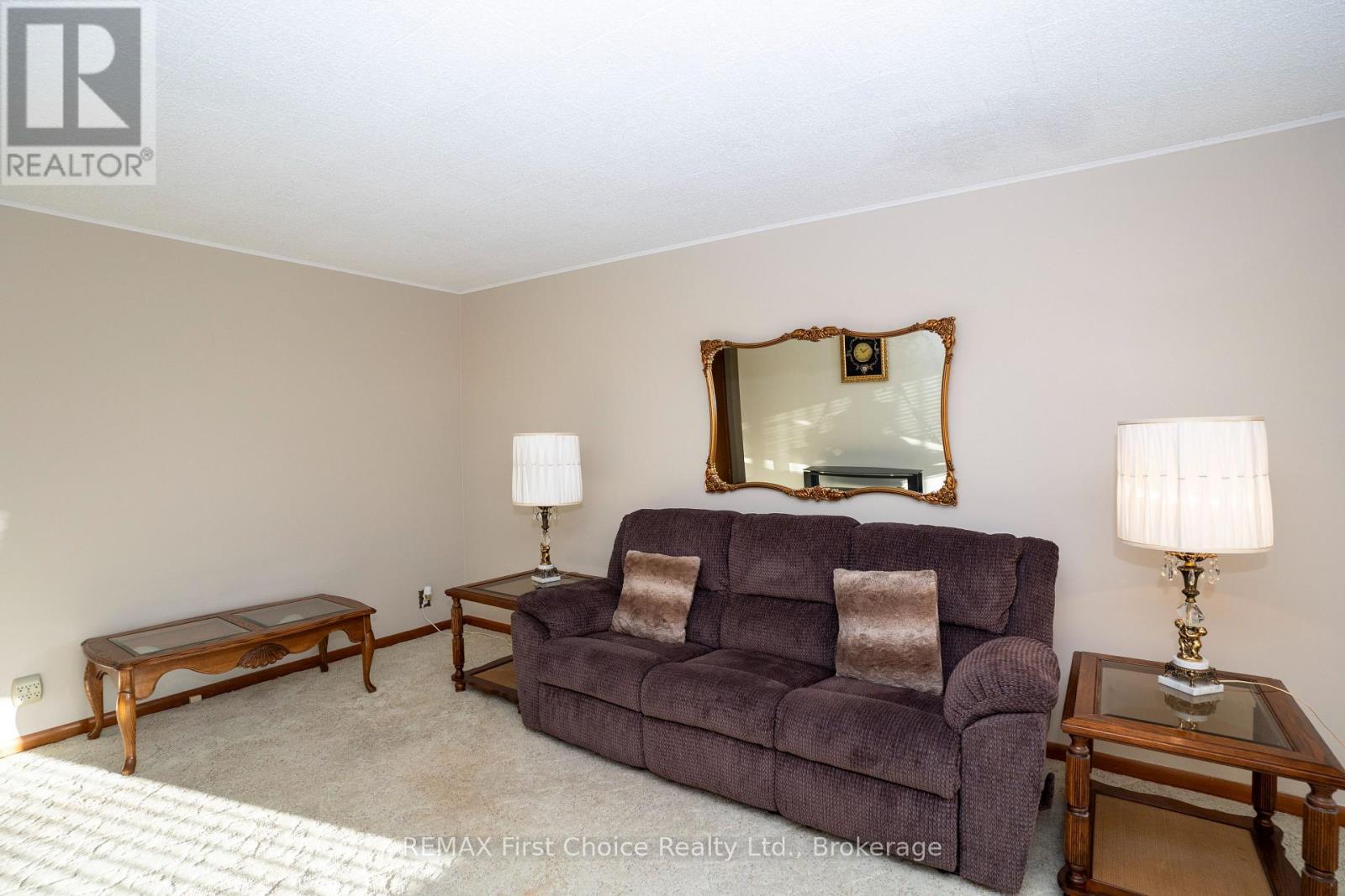 942 Crowe Avenue — photo 8