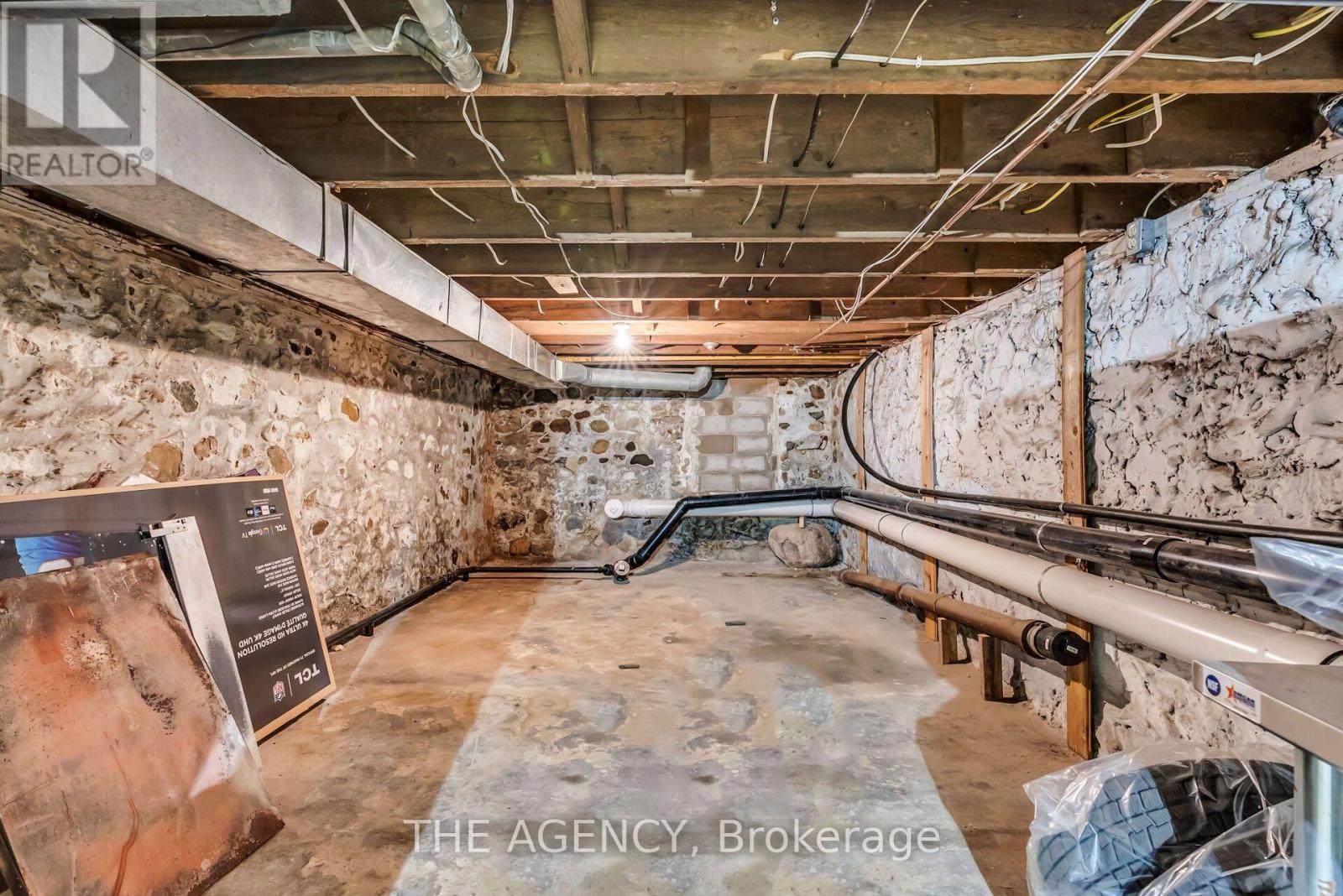 181 Main Street South — photo 41