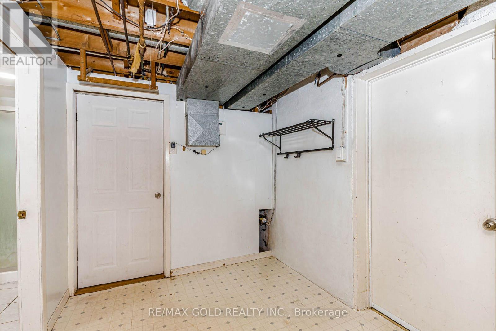 49 Kenneth Avenue — photo 37