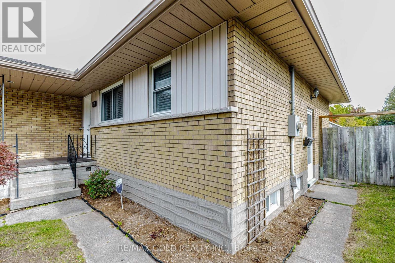 49 Kenneth Avenue — photo 39