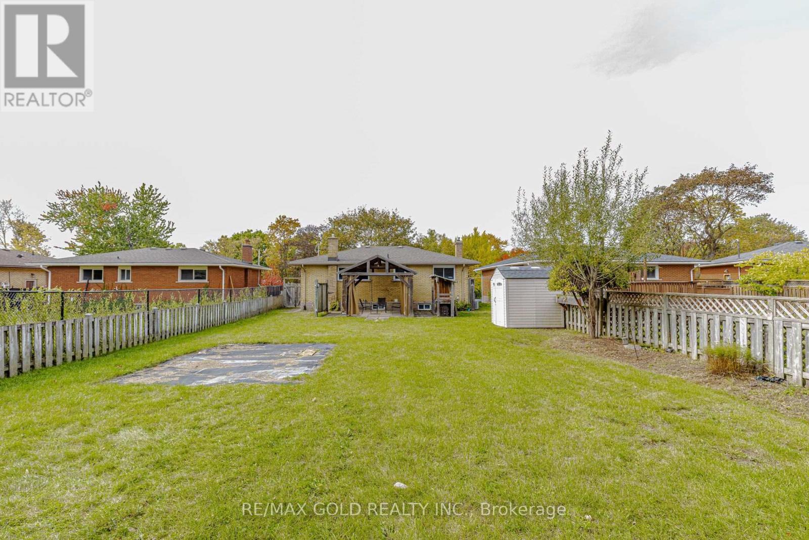 49 Kenneth Avenue — photo 43