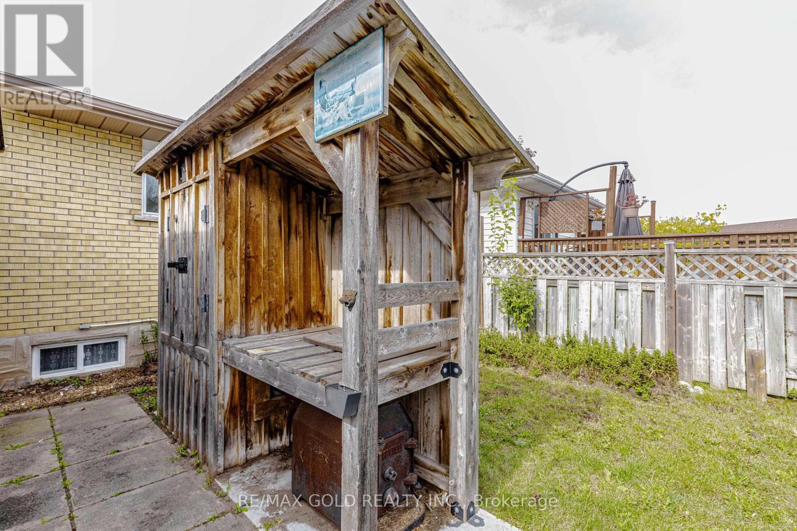 49 Kenneth Avenue — photo 45