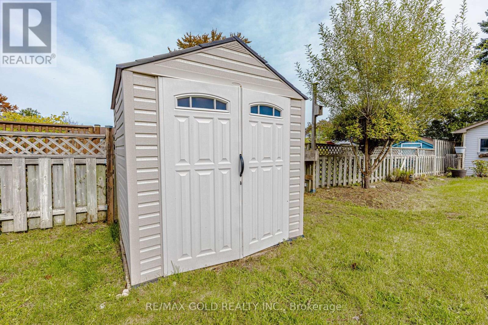 49 Kenneth Avenue — photo 46