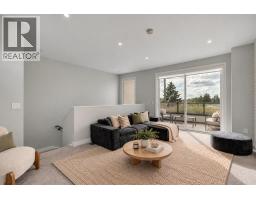 2106 49 Avenue SW - photo 33