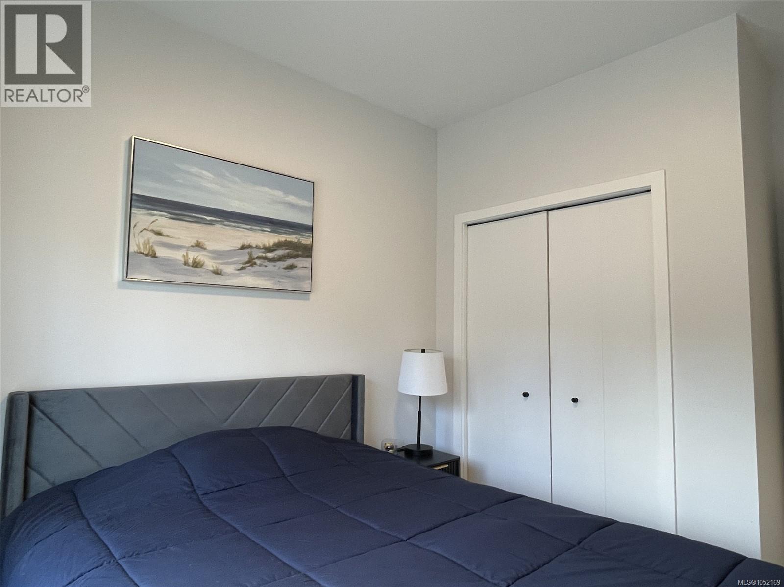 #102C 3800 Burde St - 18