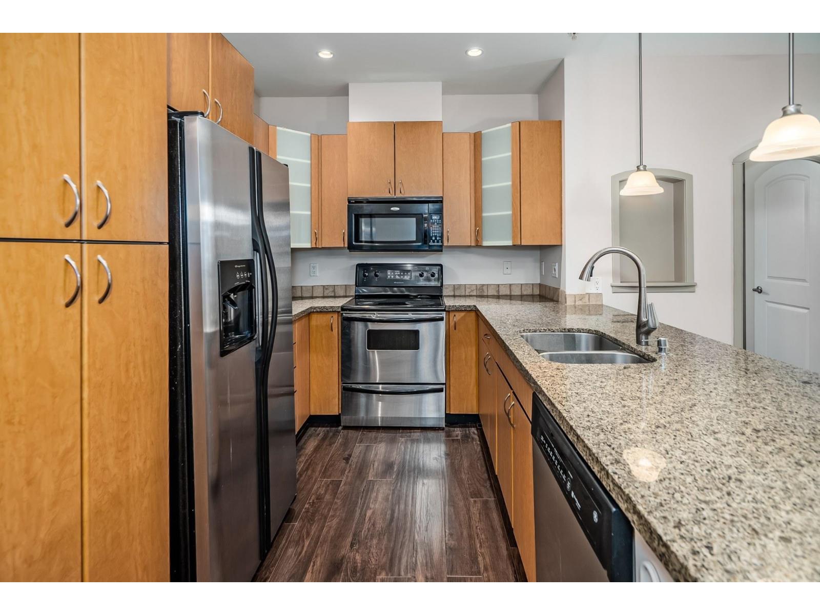 Photo of 207 33485 SOUTH FRASER WAY 17