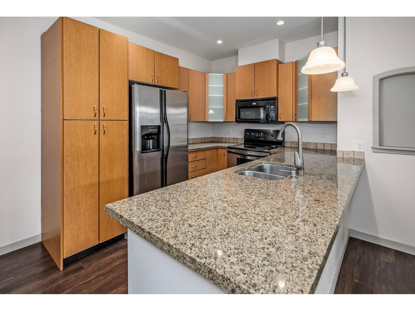 Photo of 207 33485 SOUTH FRASER WAY 16