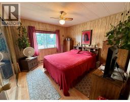 4784 Selkirk Avenue, Edgewater, BC V0A1E0 Photo 15