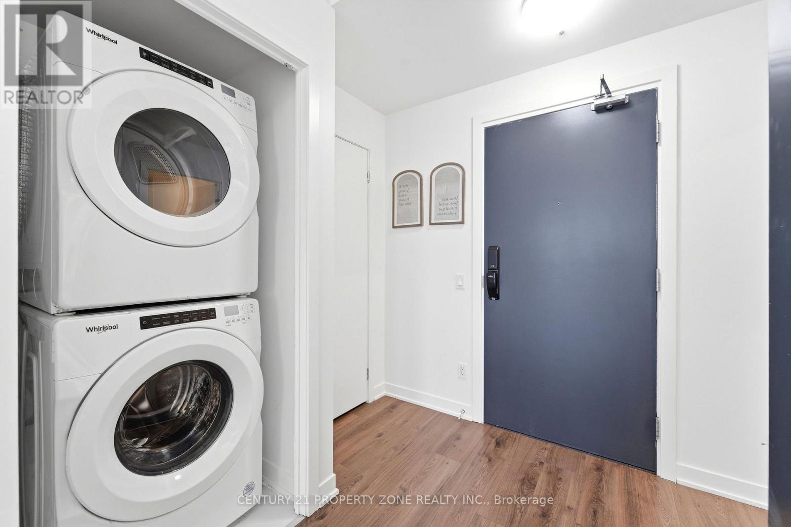#719 405 DUNDAS STREET W - 25