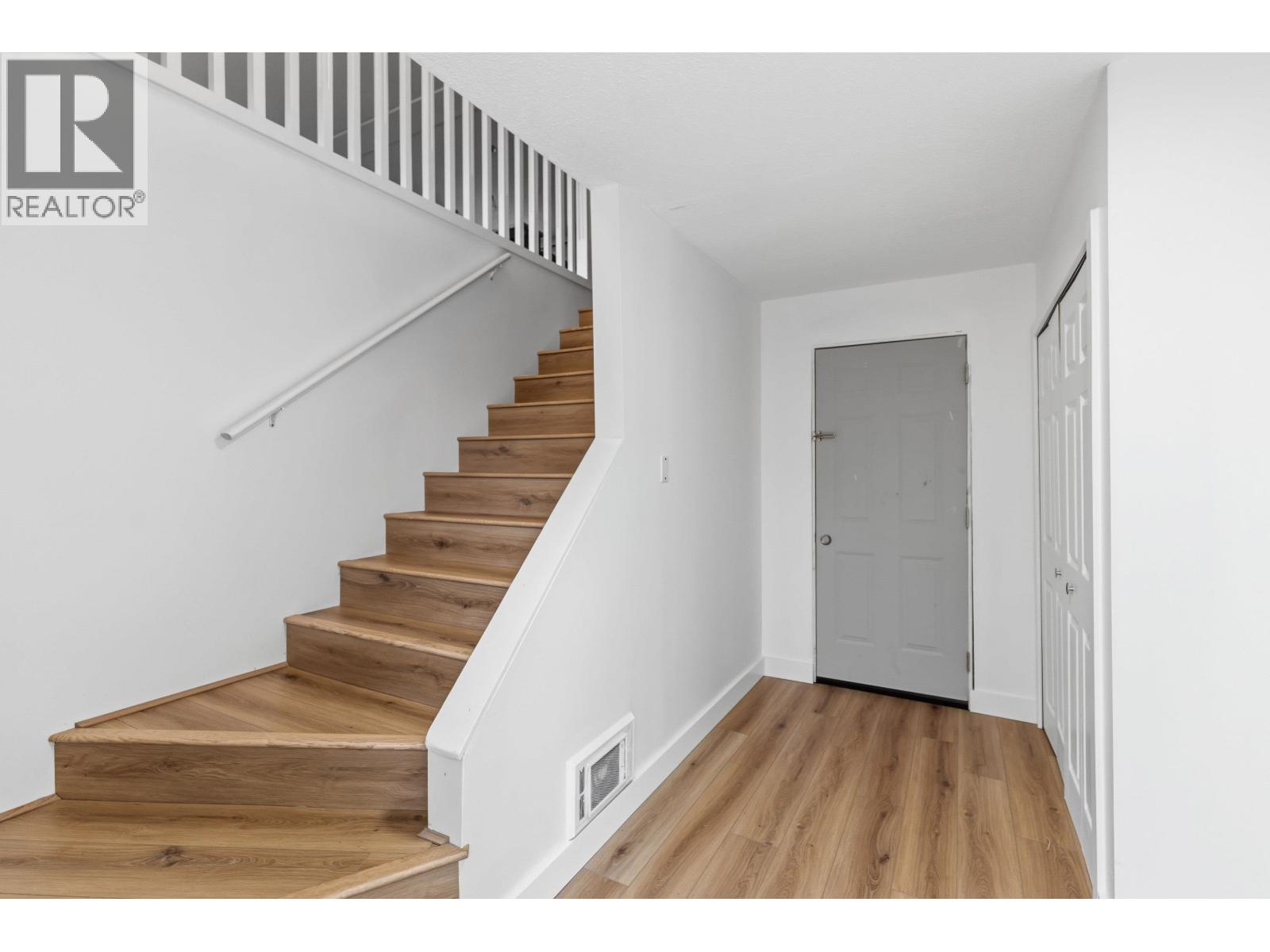 5659 BROCK DRIVE - 14