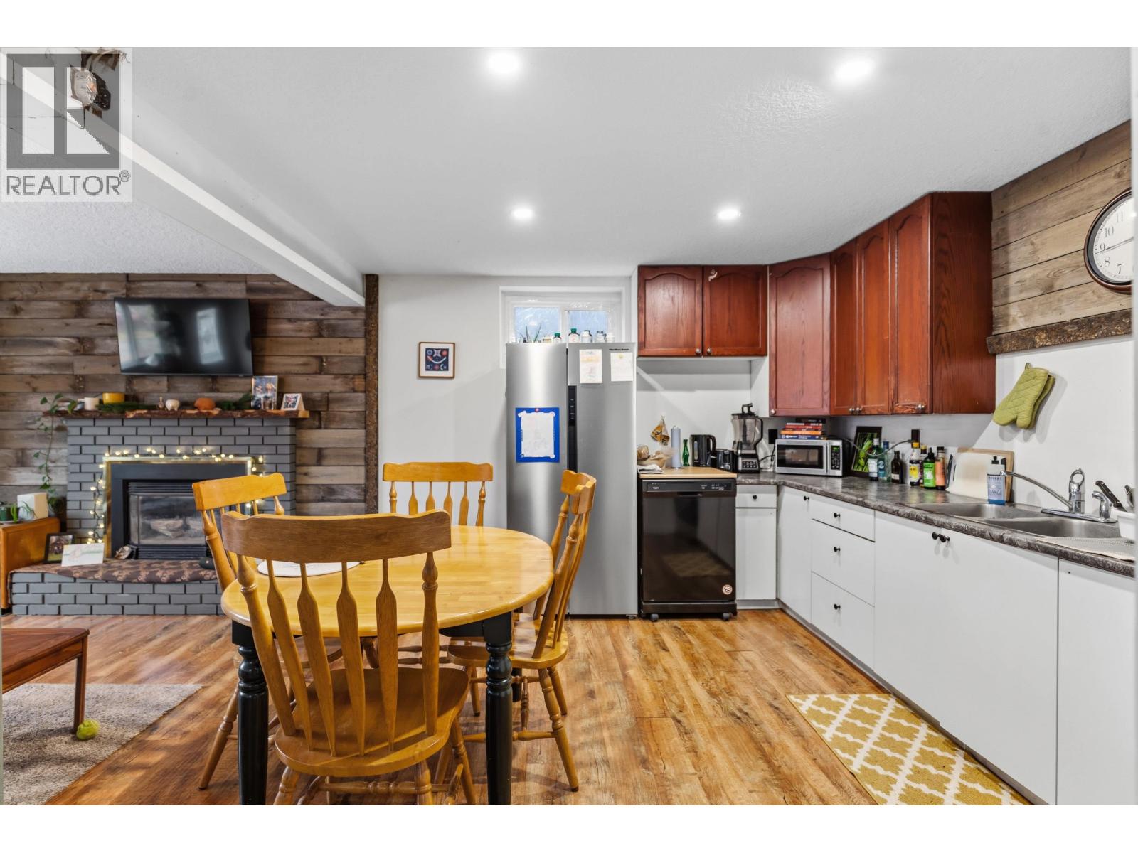 5659 BROCK DRIVE - 19