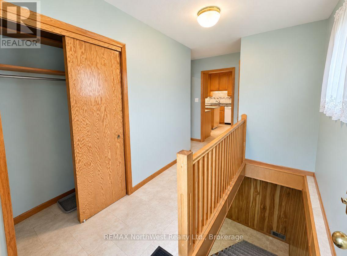230 FOURTH STREET N, Kenora (North End) — photo 3
