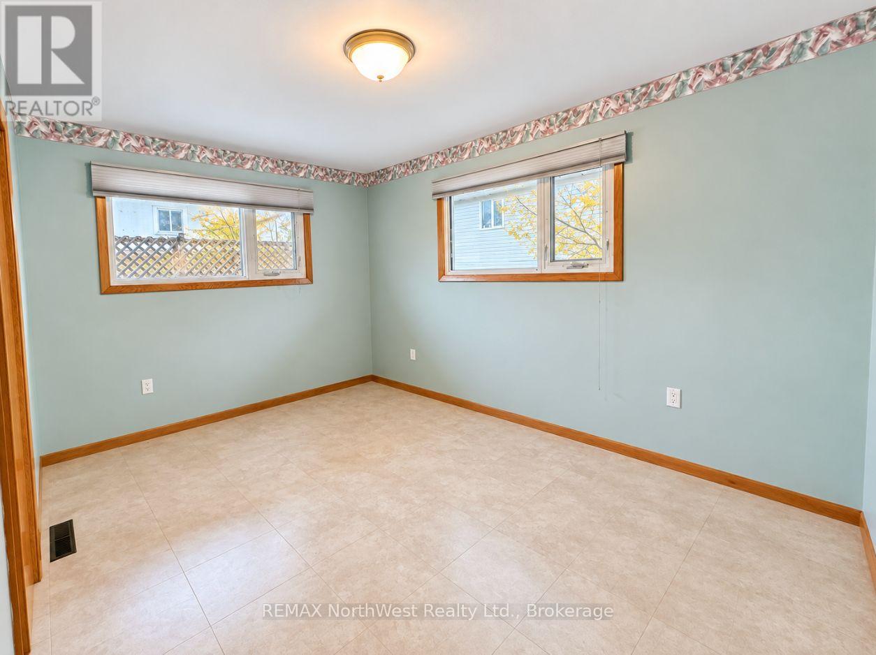230 FOURTH STREET N, Kenora (North End) — photo 5