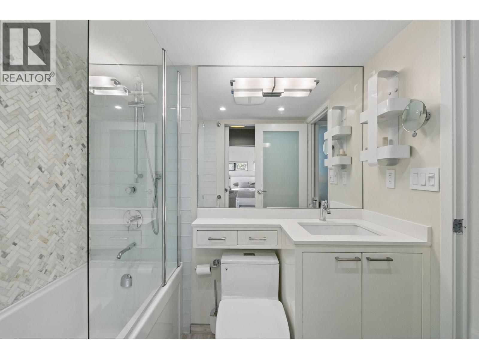 304 1477 FOUNTAIN WAY property photograph