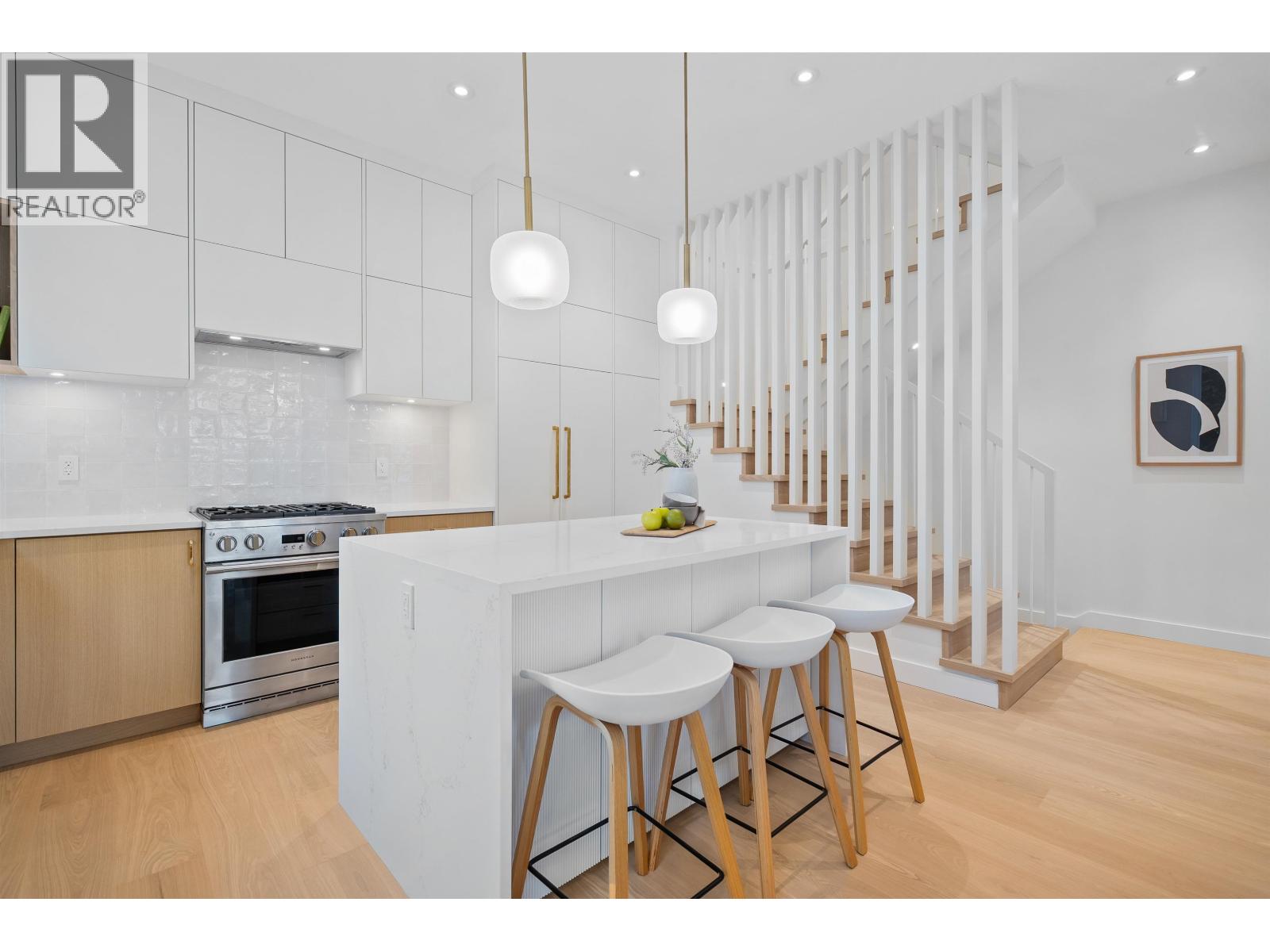 Photo of 1 1060 STRATFORD AVENUE 7