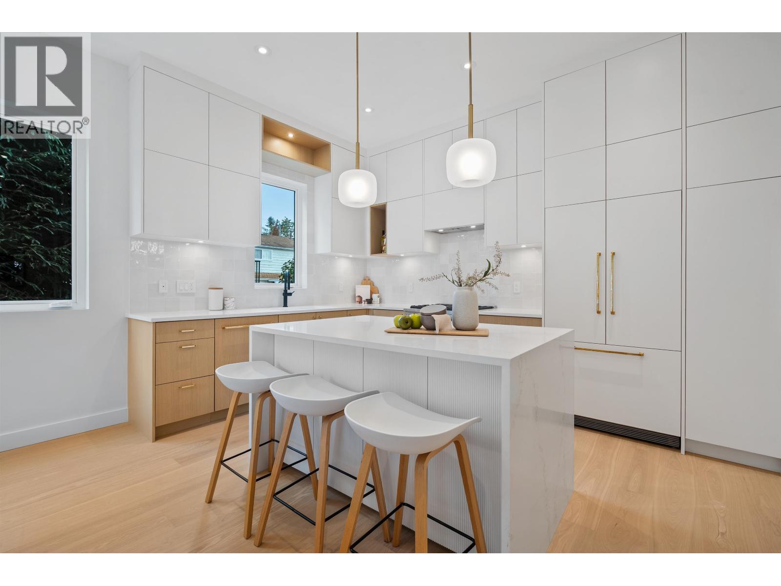 Photo of 1 1060 STRATFORD AVENUE 8