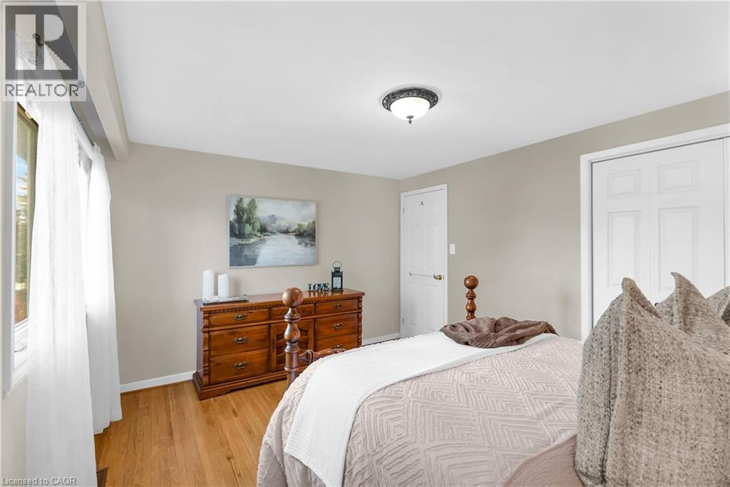 11 Dawson Crescent — photo 32