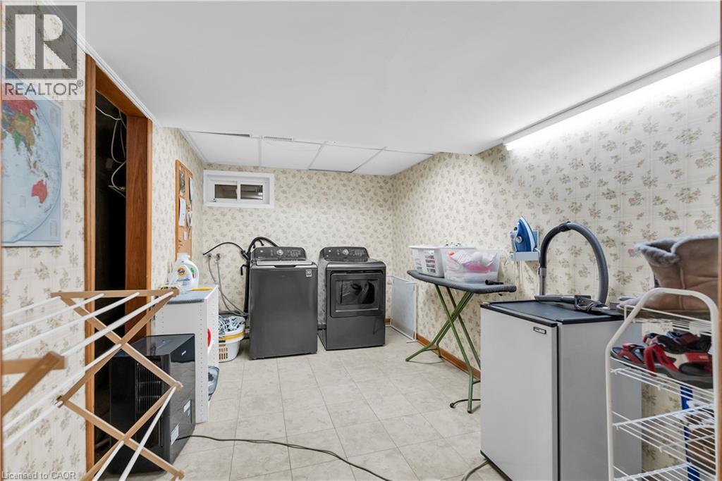 11 Dawson Crescent — photo 42