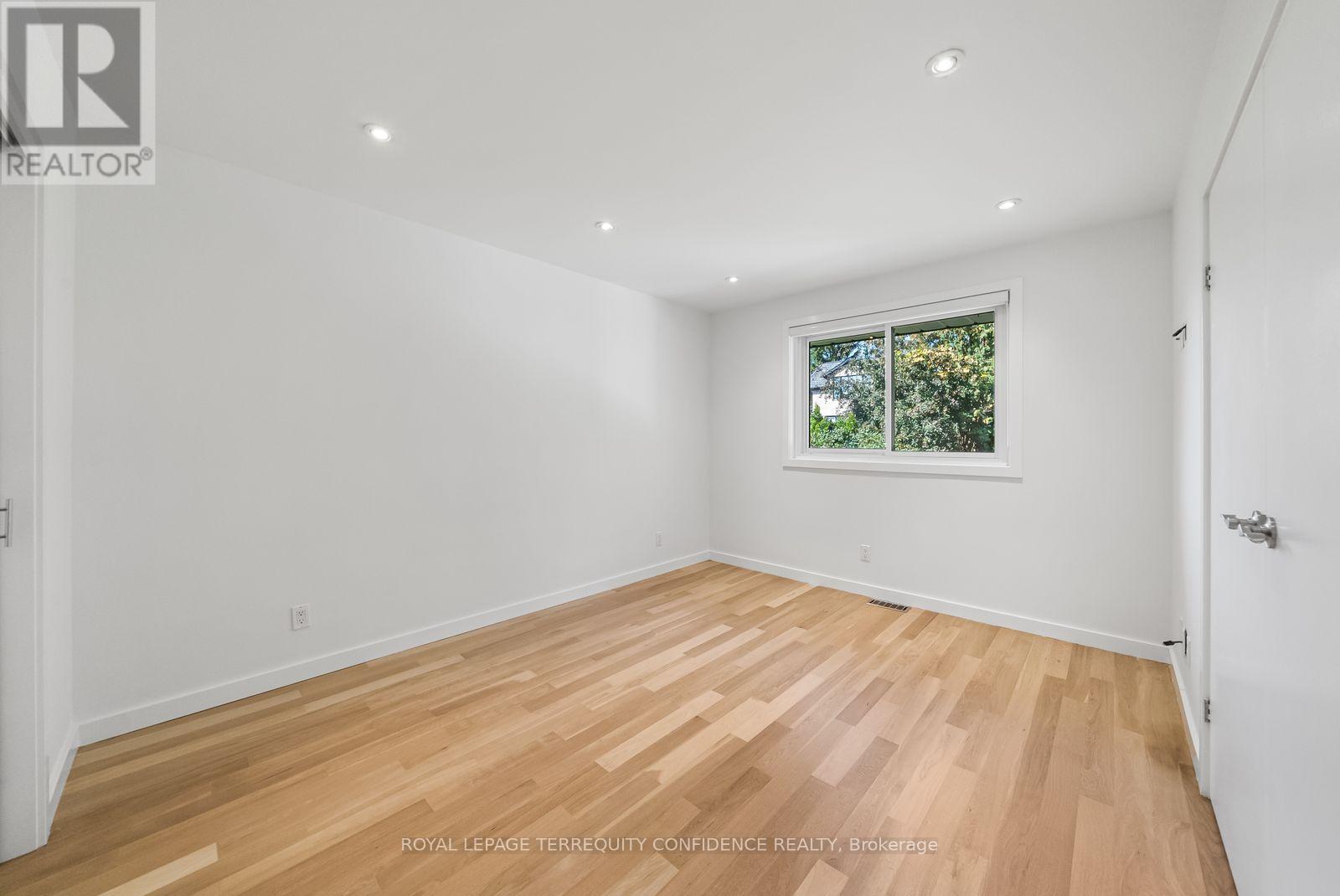 36 Sutcliffe Drive — photo 18