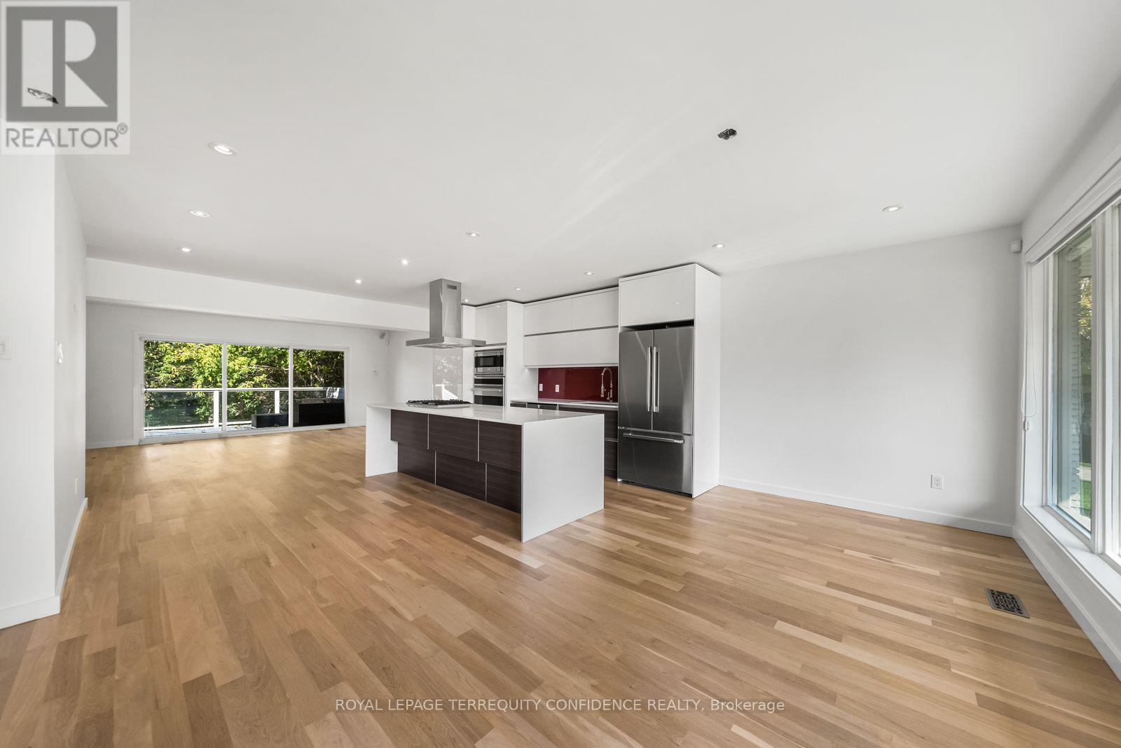 36 SUTCLIFFE DRIVE, Toronto (Bayview Village) — photo 2