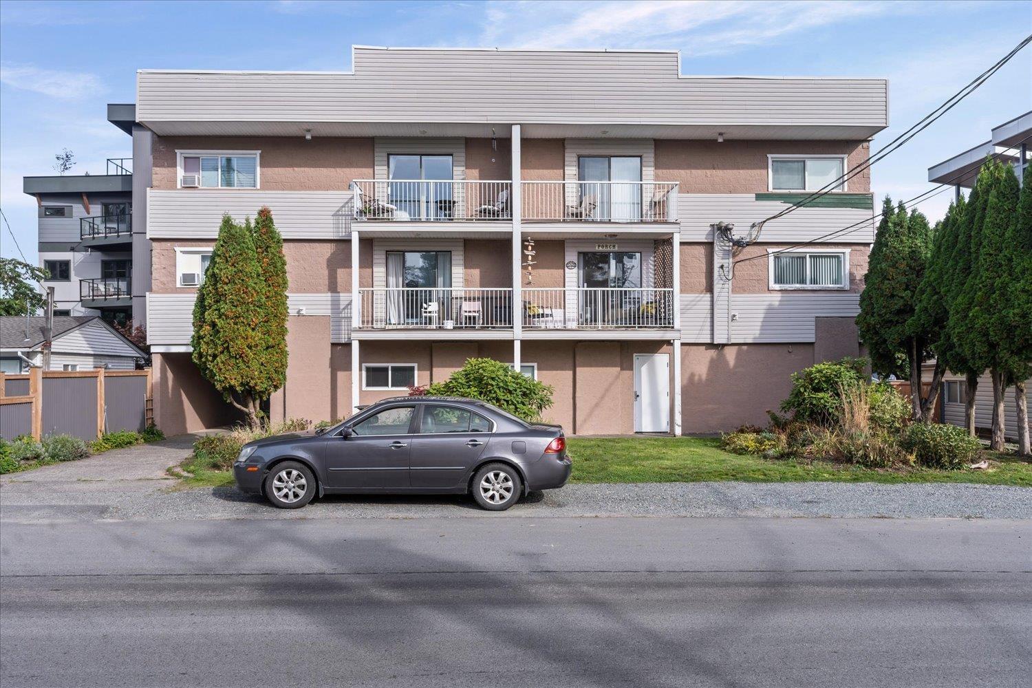 1 450 ESPLANADE AVENUE, Harrison Hot Springs, Harrison Hot Springs - Image 1