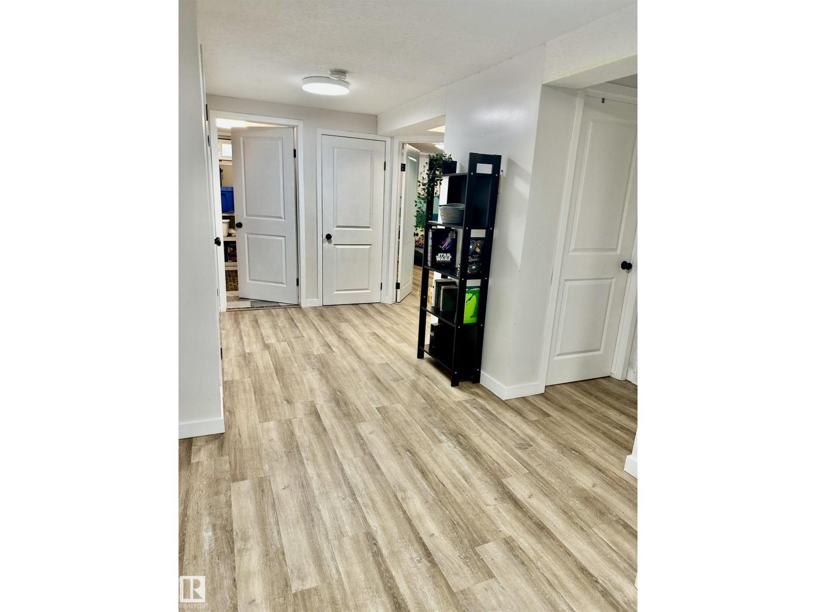 4723 105 ST NW - 57