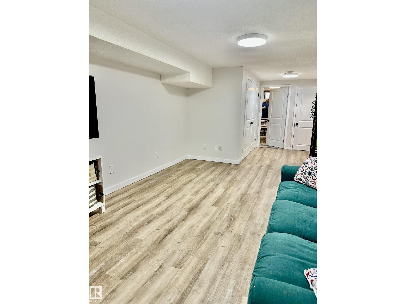 4723 105 ST NW - Image 59