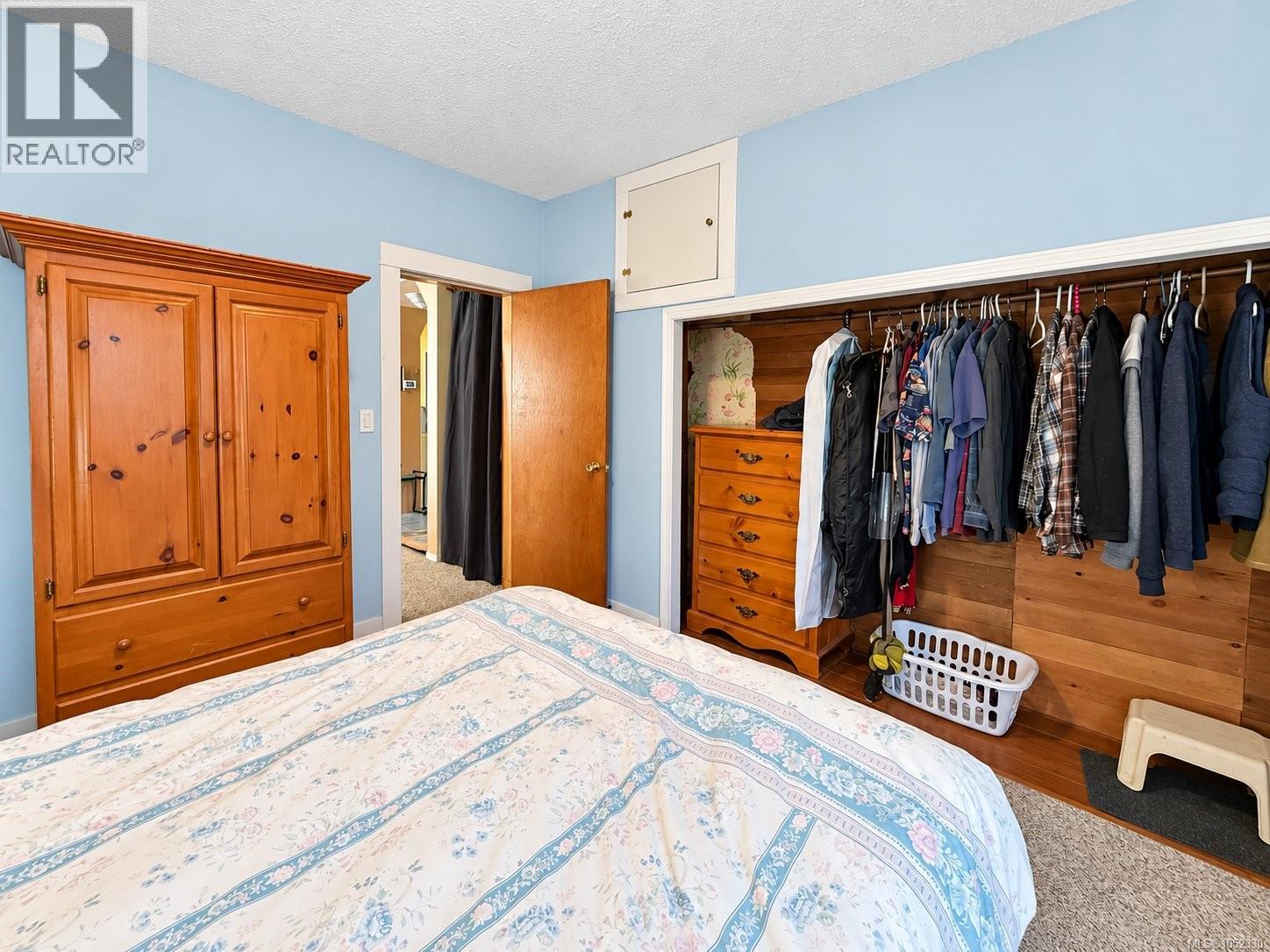 4878 Josephine St - 26