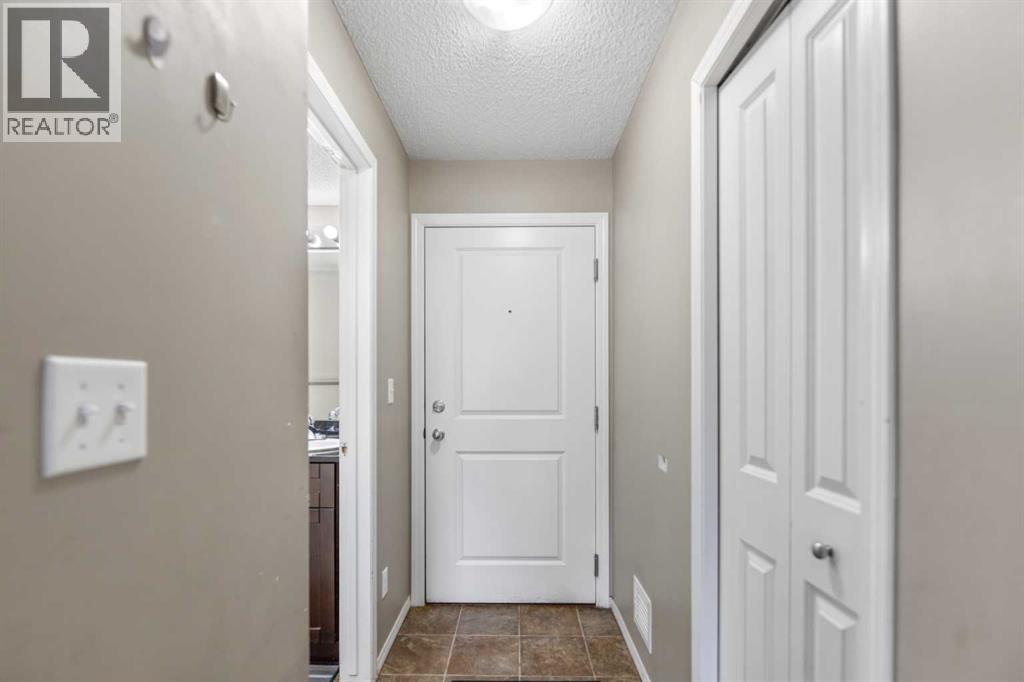 #210 15 Saddlestone Way NE - 13
