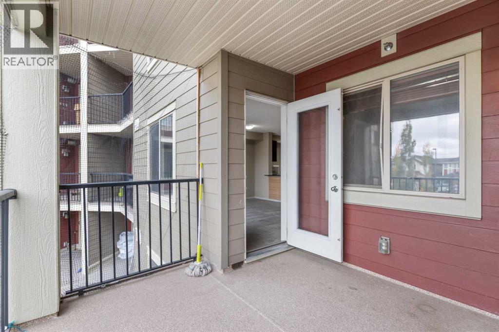 #210 15 Saddlestone Way NE - 34