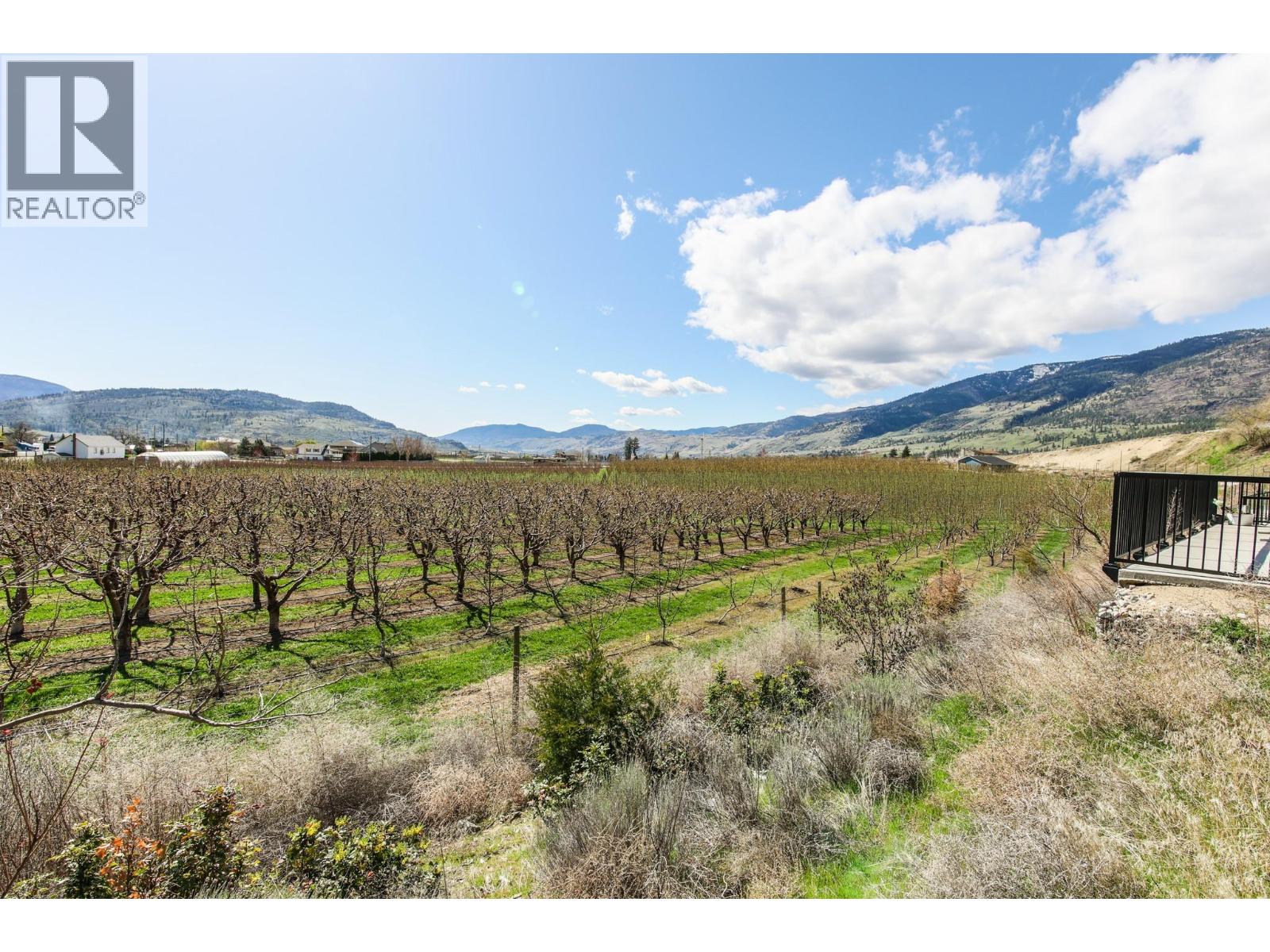 1233 Copper Road, Oliver