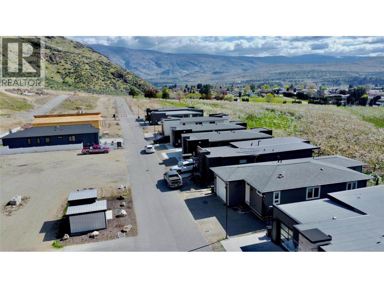 1210 Copper Road, Oliver