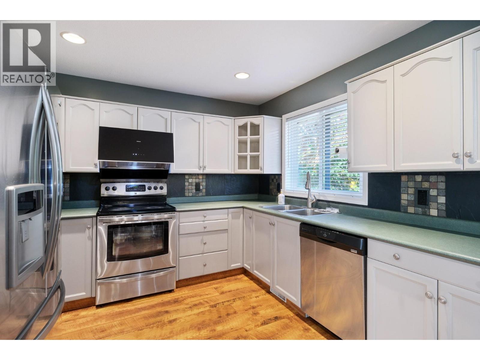  2800 DOUCETTE Drive, West Kelowna