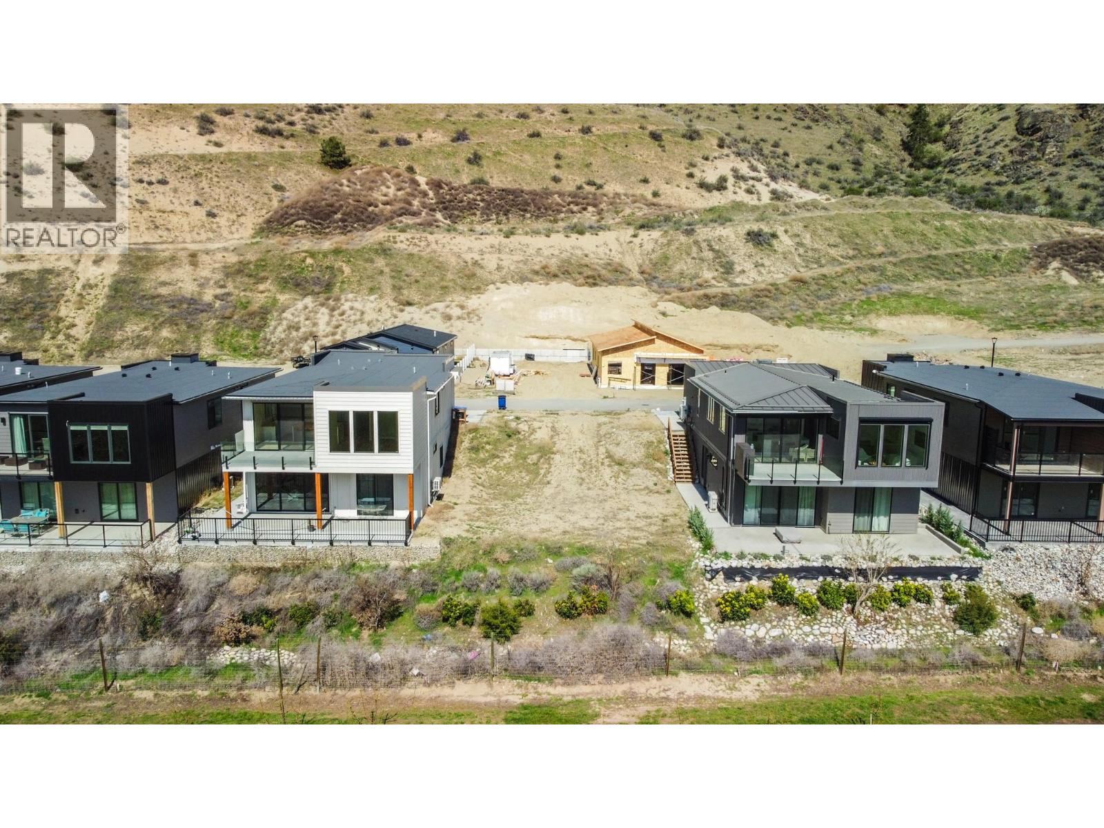 1233 Copper Road, Oliver