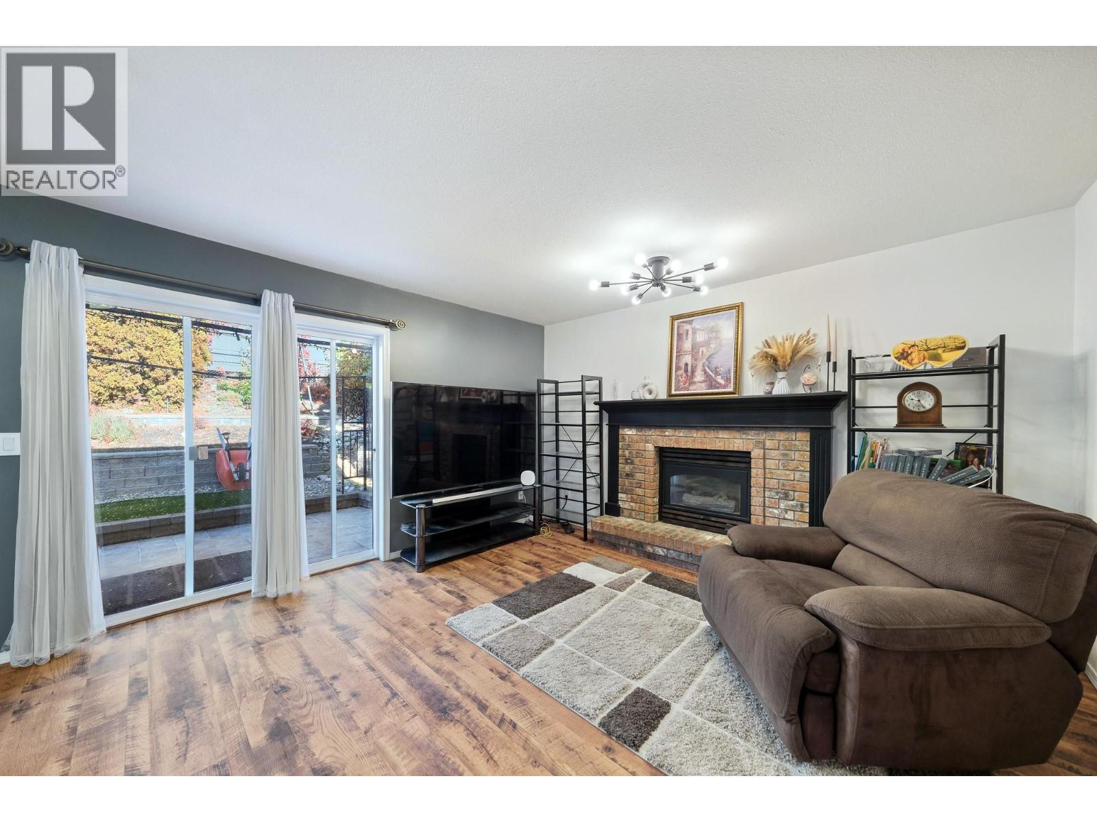  2800 DOUCETTE Drive, West Kelowna