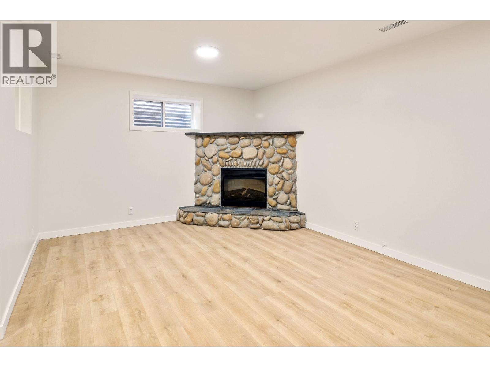 2800 DOUCETTE Drive - 13