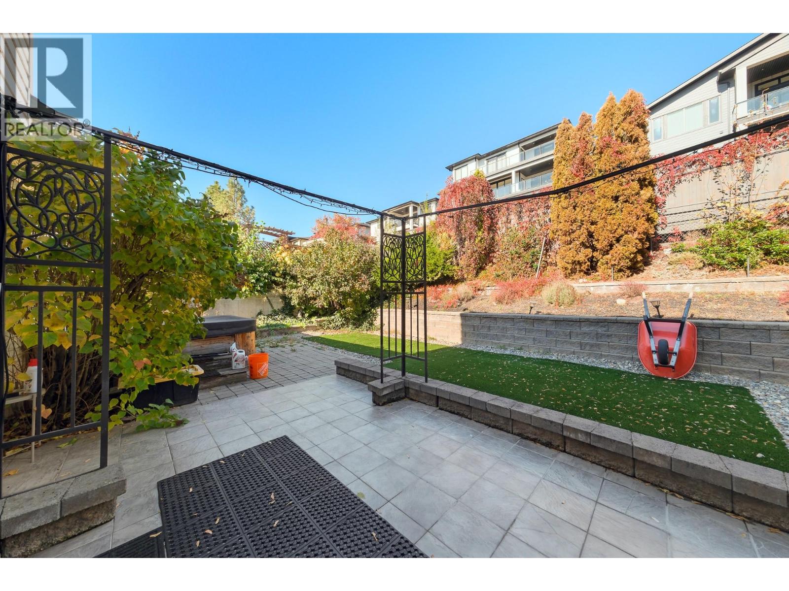  2800 DOUCETTE Drive, West Kelowna