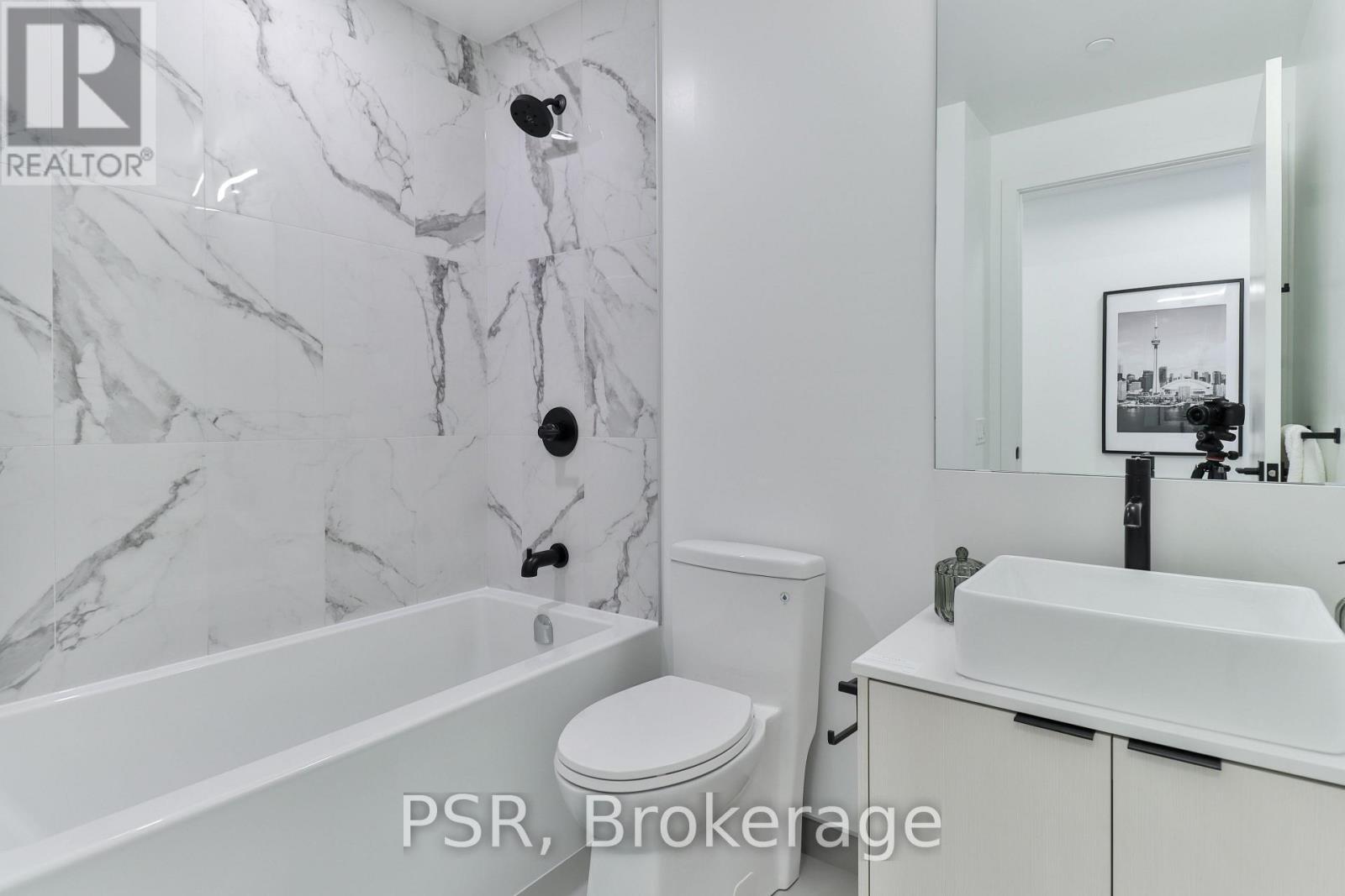 2405- 10 Graphophone Grove, Toronto, ON photo 4
