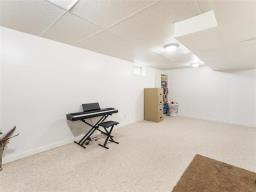243 Marygrove Crescent, Winnipeg, MB R3Y1M4 Photo 33
